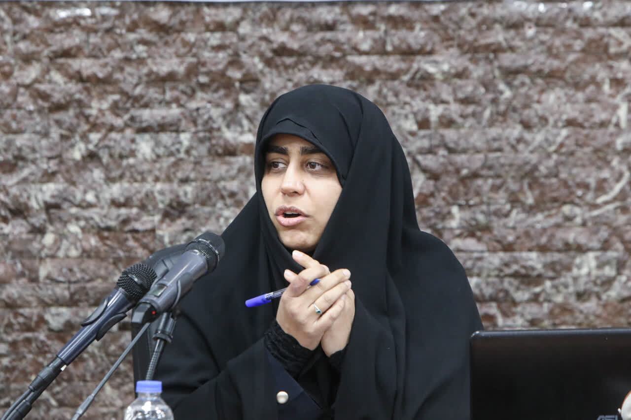 زنان، افسران و علمداران جبهه جنگ نرم هستند