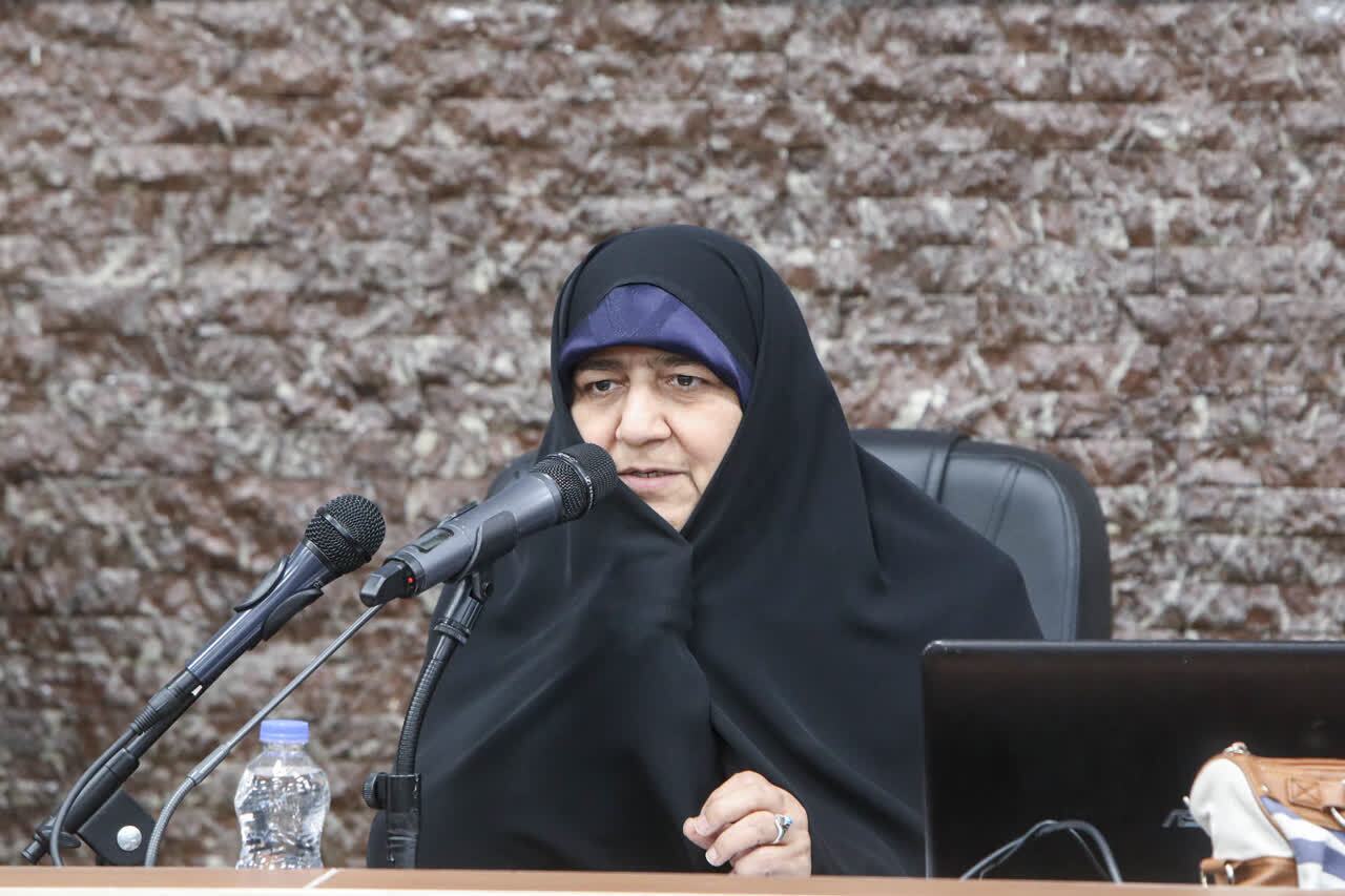 زنان، افسران و علمداران جبهه جنگ نرم هستند