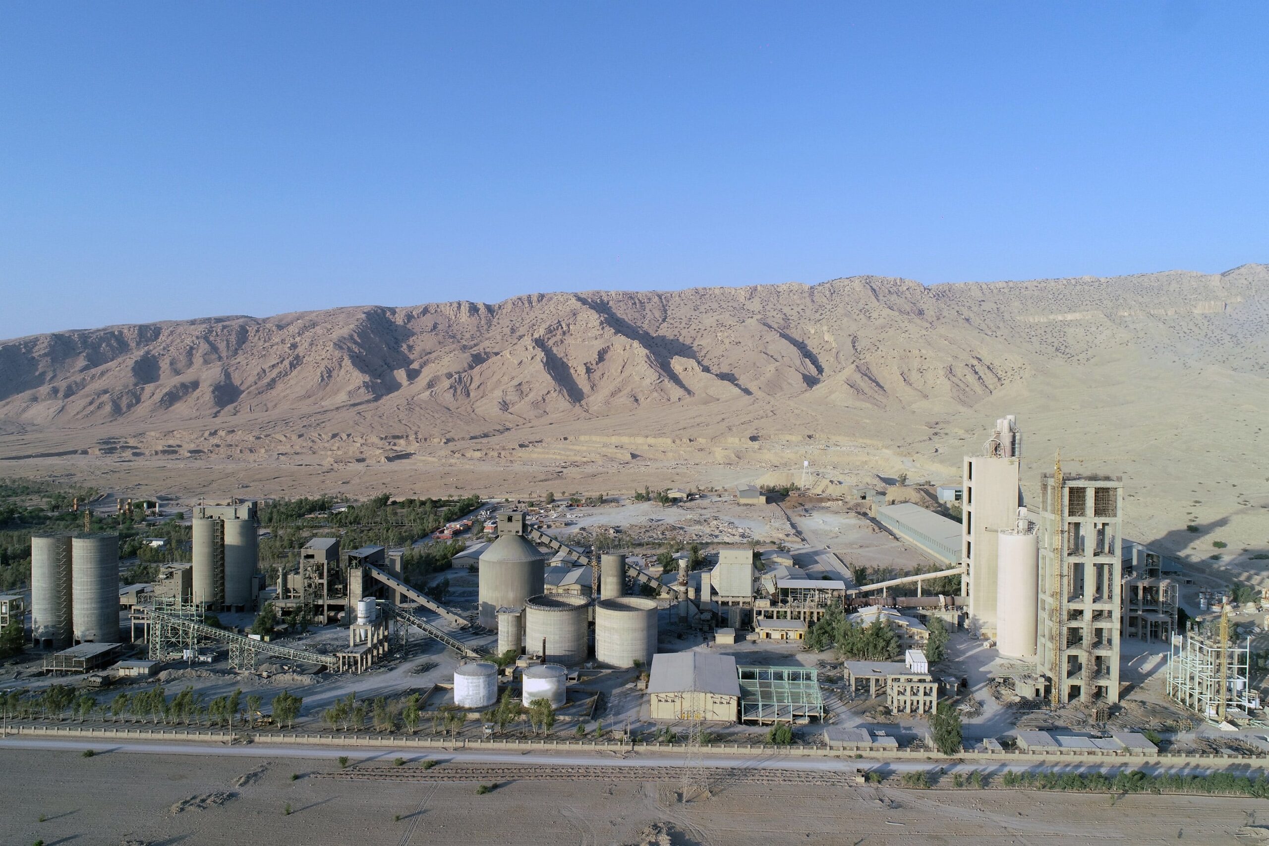 تاکید فرماندار مسجدسلیمان بر تسریع در مطالعات توسعه کارخانه سیمان کارون تاکید فرماندار مسجدسلیمان بر تسریع در مطالعات توسعه کارخانه سیمان کارون