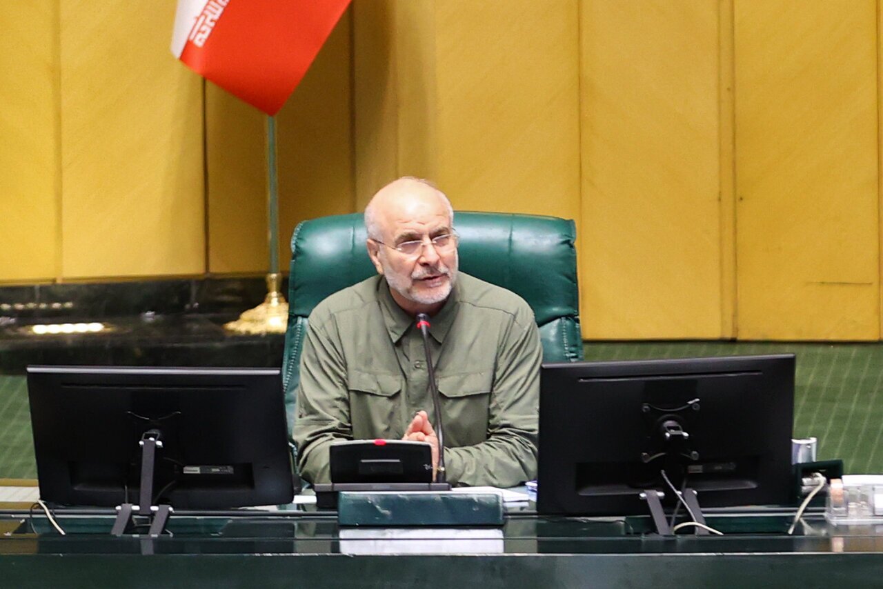 ما باید کالابرگ الکترونیکی را دنبال کنیم