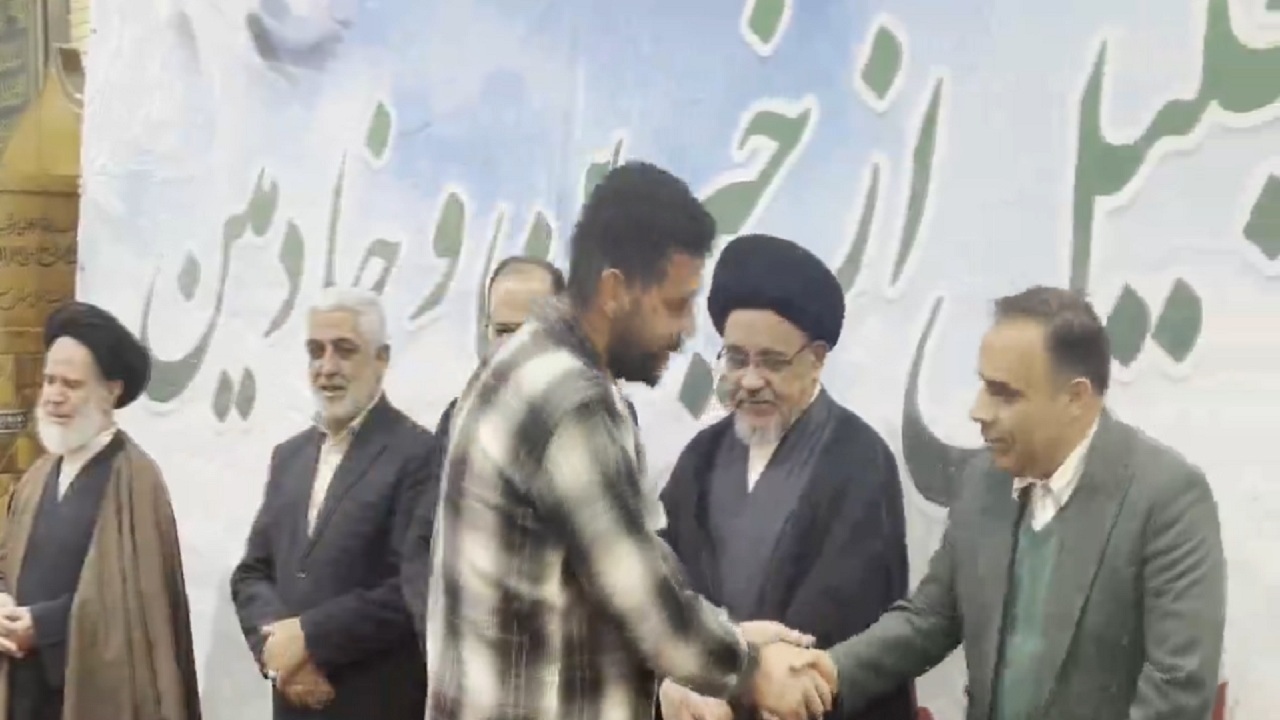 تجلیل از خیرین و خادمین موکب شهدای بناب