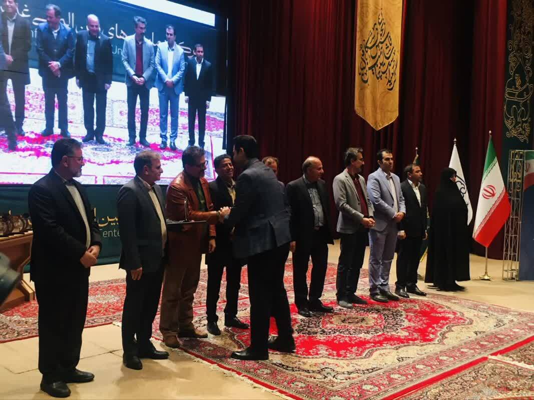 تقدیر از پژوهشگران و فناوران برتر دانشگاه علوم پزشکی زنجان تقدیر از پژوهشگران و فناوران برتر دانشگاه علوم پزشکی زنجان