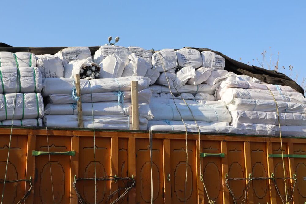 ورود نخستین محموله پارچه از مرزتمرچین پیرانشهر با رویه جدید تجارت به کشور