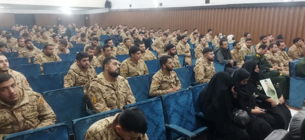 تجلیل از سربازان در سپاه خوی