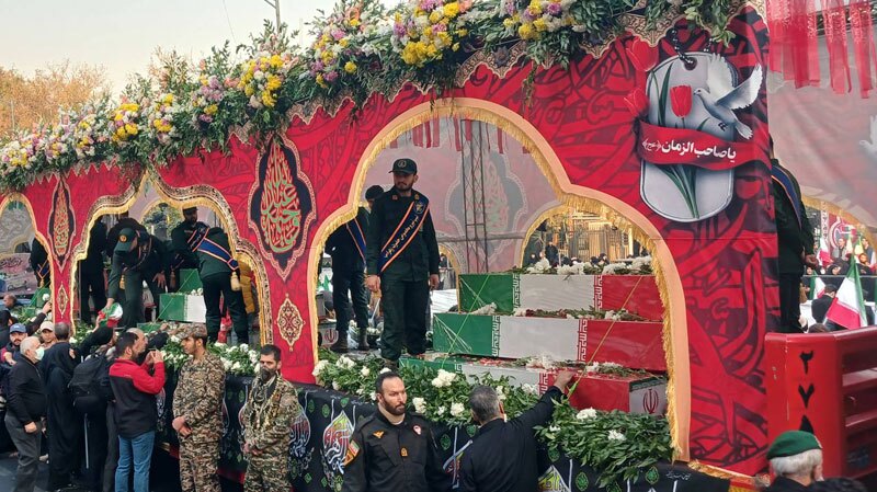 آغاز آیین تشییع پیکر ۱۰۰ شهید گمنام دفاع مقدس در تهران