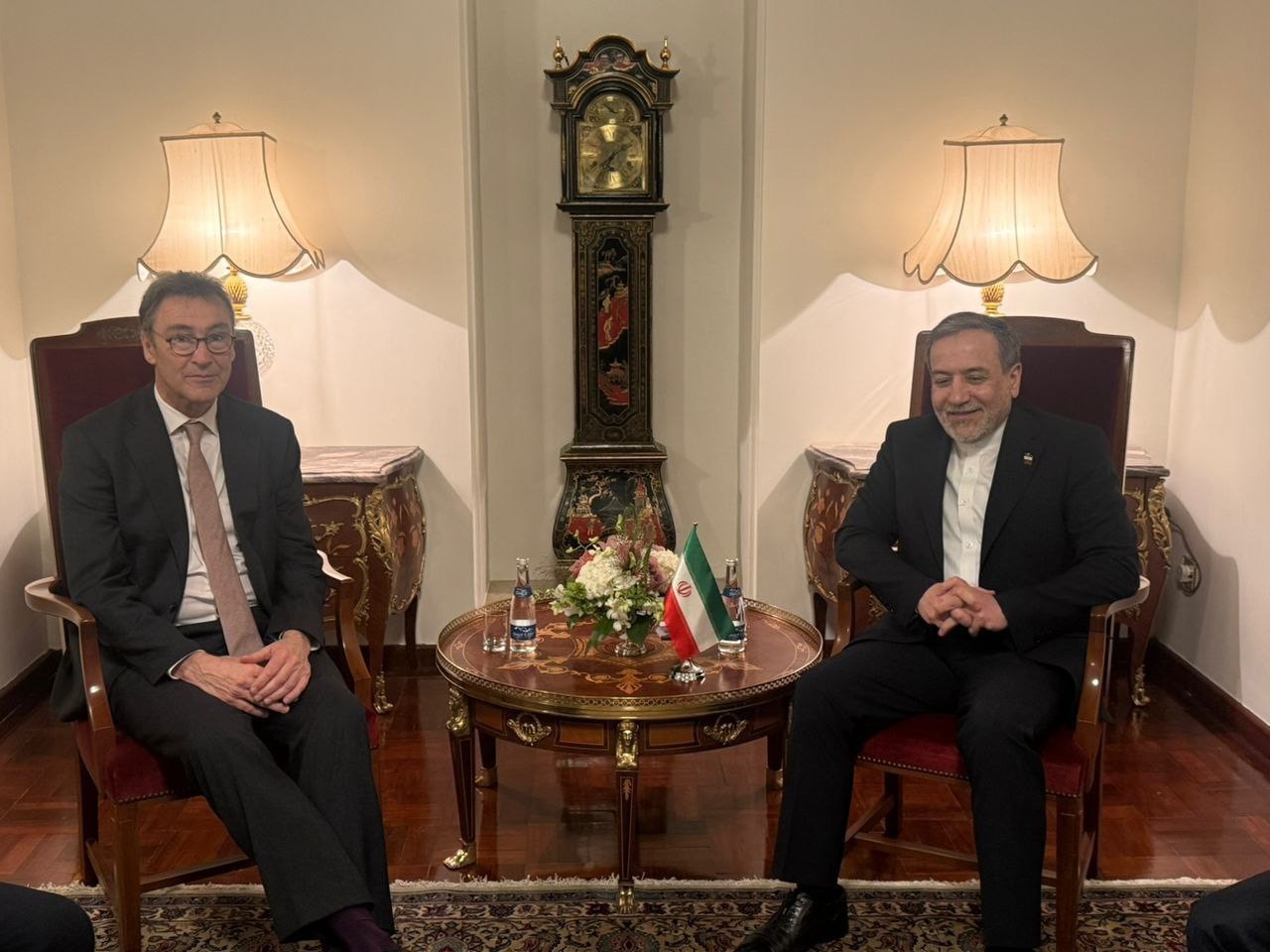 دیدار نماینده ویژه دبیرکل سازمان ملل متحد با عراقچی