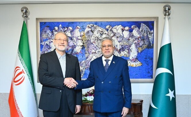 با لاریجانی درباره روابط دوجانبه و مسائل منطقه گفتگو کردیم