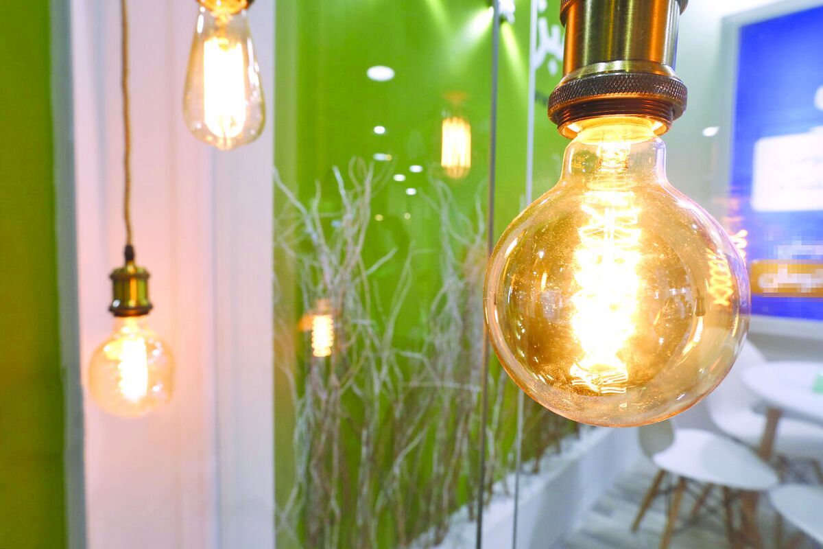 اطلاعیه قطع برق در برخی مناطق آرادان / جمعه