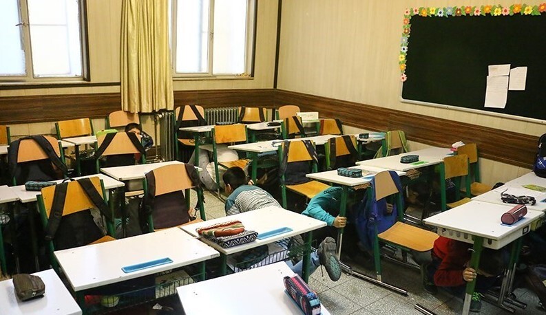 برگزاری مانور سراسری ایمنی در برابر زلزله در مدارس میاندوآب برگزاری مانور سراسری ایمنی در برابر زلزله در مدارس میاندوآب